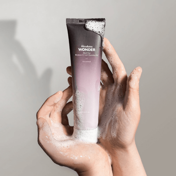 Haruharu Wonder Black Rice Moisture 5.5 Soft Cleansing Gel in hands with foam, ideal for all skin types.